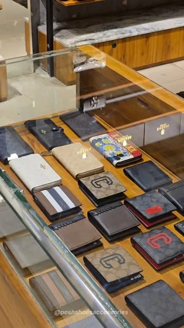 POSH Ambur accessories counter